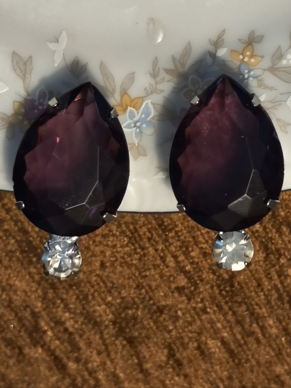 Vtg 50s Dior Orena Patented Silver Plated Faceted Purple Glass Clip On Earrings - Picture 9 of 9